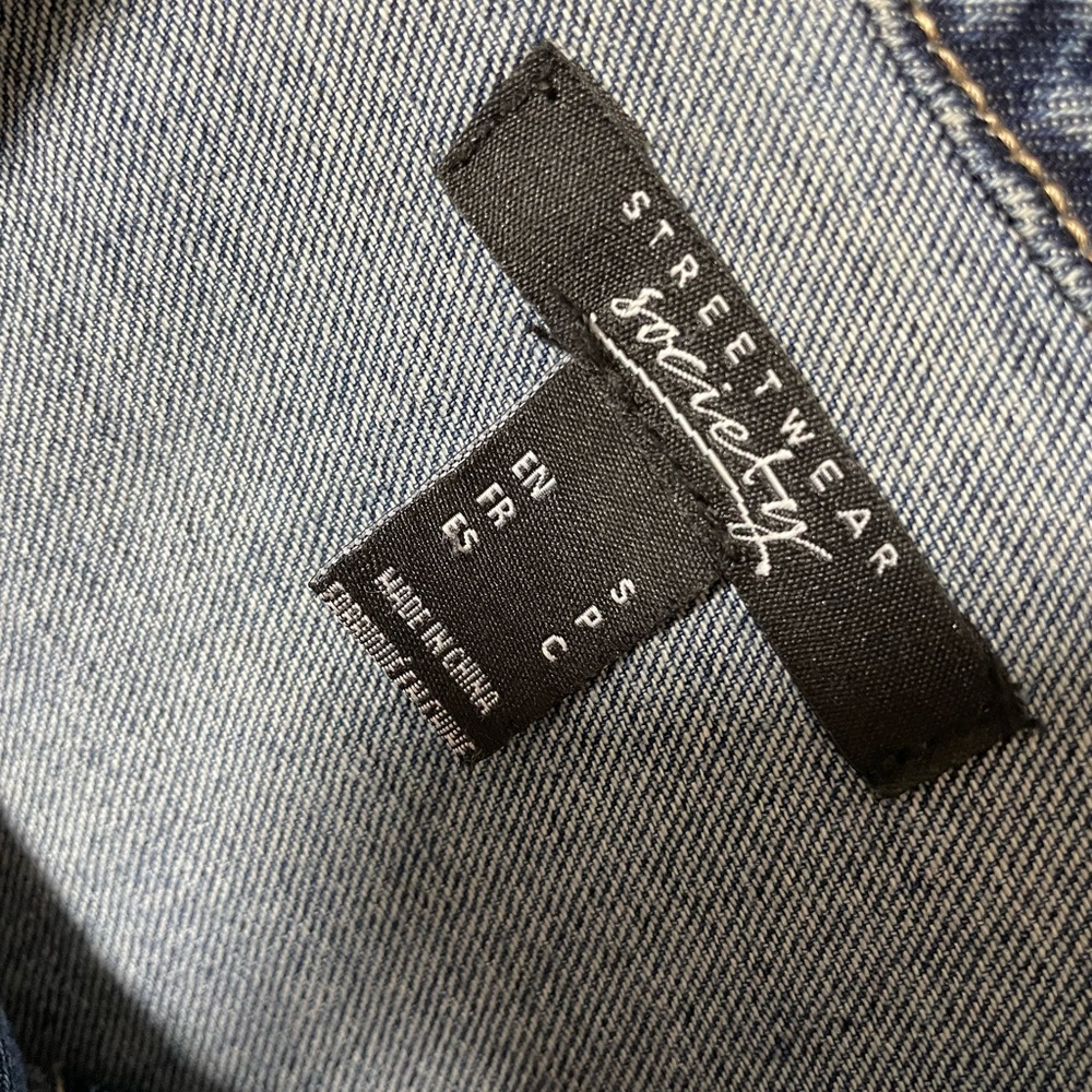 Small Jean Jacket With Flowers From Urban Planet